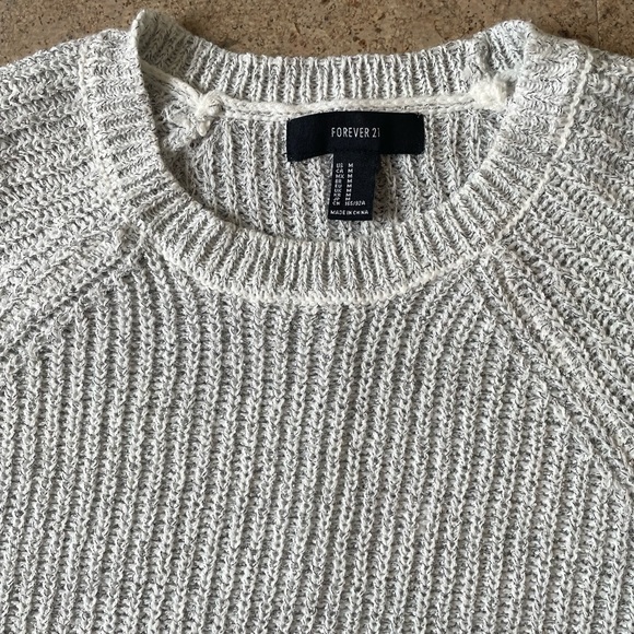 Forever 21 cropped sweater. - Picture 4 of 4